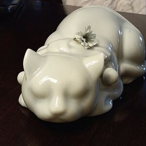 Sleeping Cat Gump's Japanese Celadon Nemuri Neko Figurine Okimono Mid Century